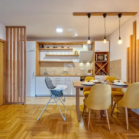 Апартаменты Lux Dijana