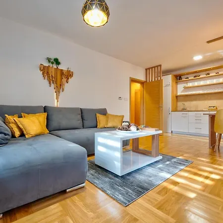 Lux Dijana Апартаменты